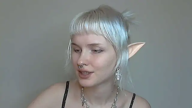 Snapshot of Paradoxy_ chatting on October 27, 2025, 6:56 pm Paradoxy online show from October 27, 2025, 6:56 pm