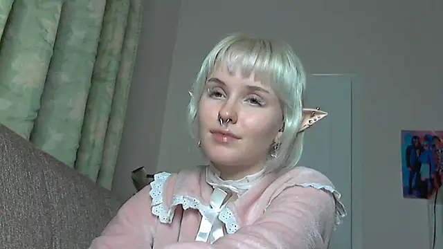 Snapshot of Paradoxy_ chatting on December 14, 2025, 7:51 pm Paradoxy online show from December 14, 2025, 7:51 pm