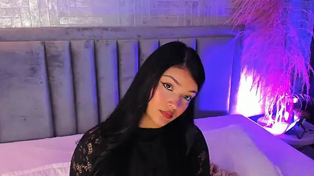 EmmaBlossom online show from October 1, 2025, 6:58 pm