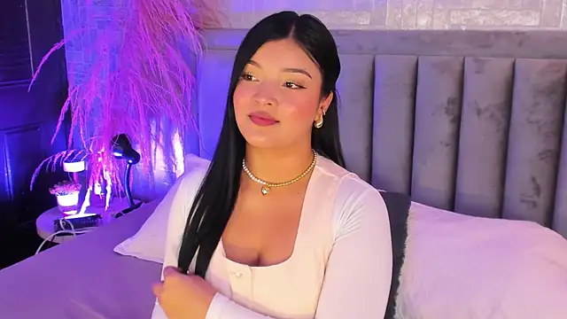 EmmaBlossom online show from October 23, 2025, 7:34 pm