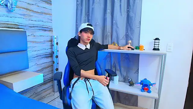 Lovers 21 online show from October 15, 2025, 9:15 pm