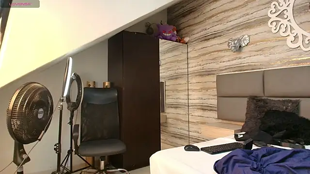 Lovers 21 online show from March 11, 2026, 4:29 am