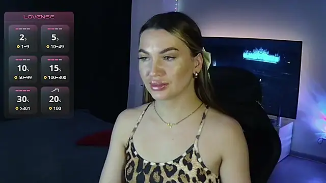 Snapshot of MissMaya__ chatting on October 3, 2025, 7:55 pm MissMaya online show from October 3, 2025, 7:55 pm
