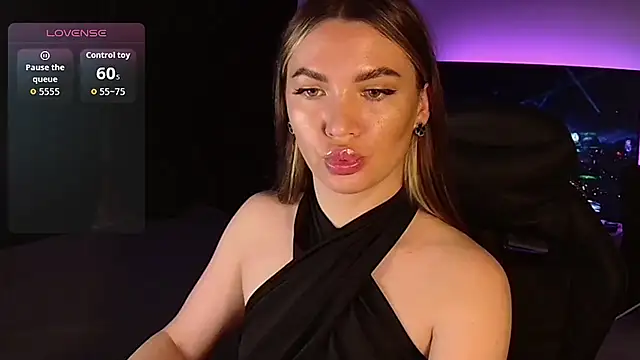 Snapshot of MissMaya__ chatting on October 11, 2025, 7:45 pm MissMaya online show from October 11, 2025, 7:45 pm