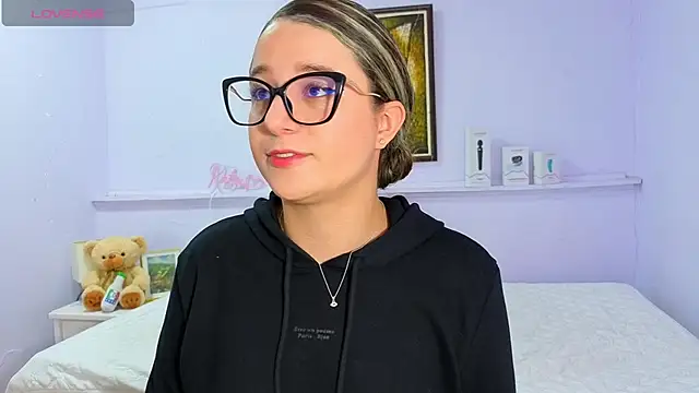 katiaa lovv online show from October 6, 2025, 12:02 pm