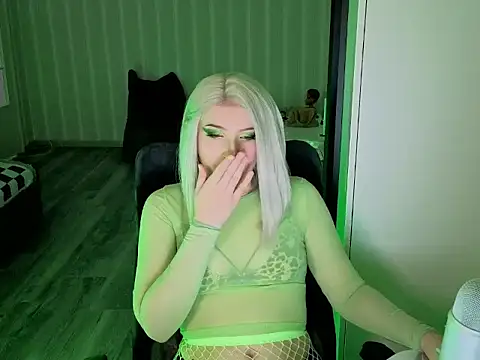 violet-siren-x online show from February 25, 2026, 8:46 am