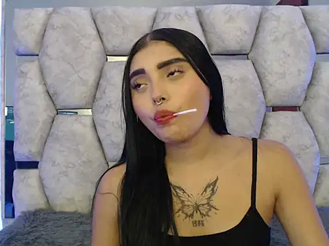 AnalyMilles online show from October 24, 2025, 10:06 pm