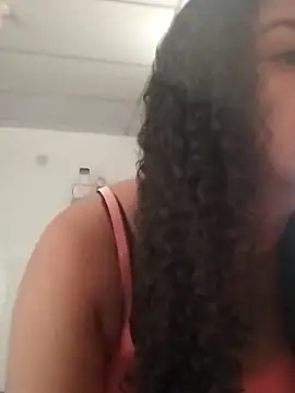 MEYBELLATINA online show from March 27, 2026, 10:31 pm