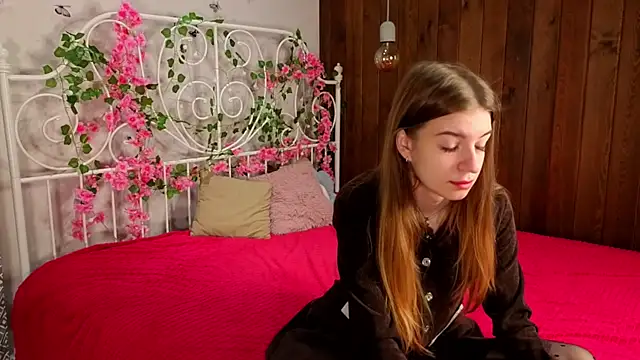 Snapshot of TawanaWalleck chatting on October 1, 2025, 9:10 pm TawanaWalleck online show from October 1, 2025, 9:10 pm