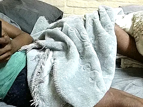 Snapshot of Mshayiwesinqe chatting on October 20, 2025, 1:44 pm Mshayiwesinqe online show from October 20, 2025, 1:44 pm