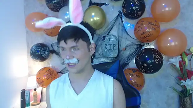 Aaron Foxxx online show from October 25, 2025, 1:40 pm