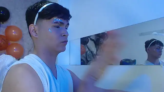 Aaron Foxxx online show from October 31, 2025, 1:45 pm