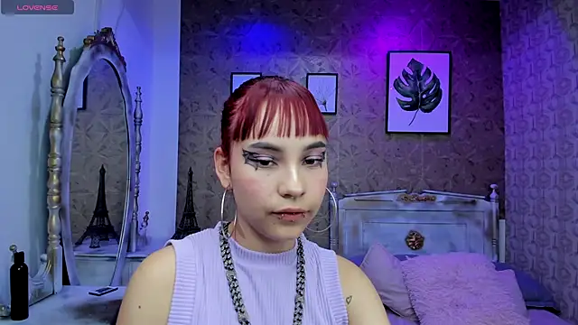 Snapshot of Megane_whitte chatting on October 5, 2025, 4:00 am Megane whitte online show from October 5, 2025, 4:00 am