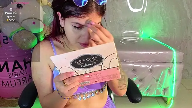 draviana a  online show from February 22, 2026, 3:07 am