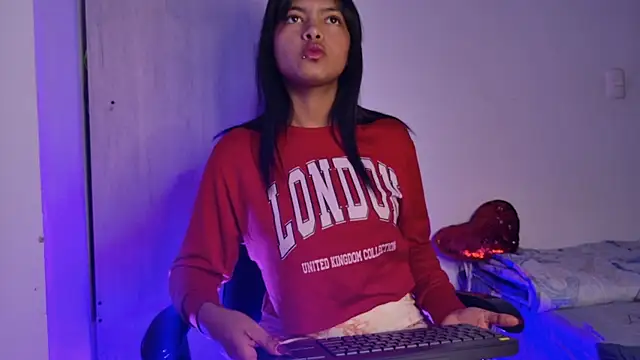 miamiller188 online show from November 21, 2025, 12:43 am