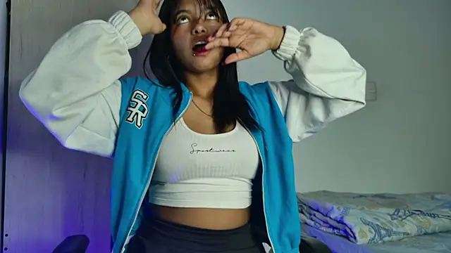 miamiller188 online show from November 25, 2025, 12:43 am