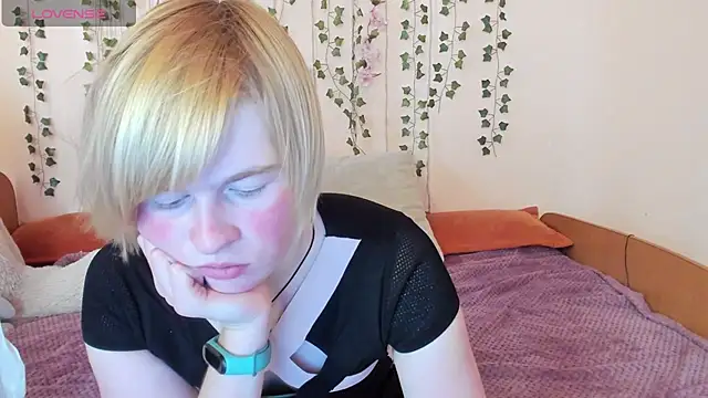 Cattie w  online show from October 24, 2025, 3:03 am