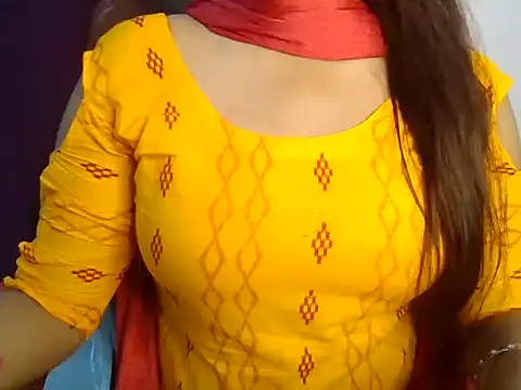 LOVELY SUKOON online show from October 3, 2025, 4:42 am