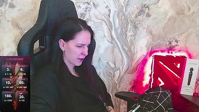 Irwi Tomboy online show from April 26, 2026, 2:48 pm