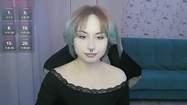 Snapshot of LeisaHopperstad chatting on May 21, 2026, 12:12 pm LeisaHopperstad online show from May 21, 2026, 12:12 pm