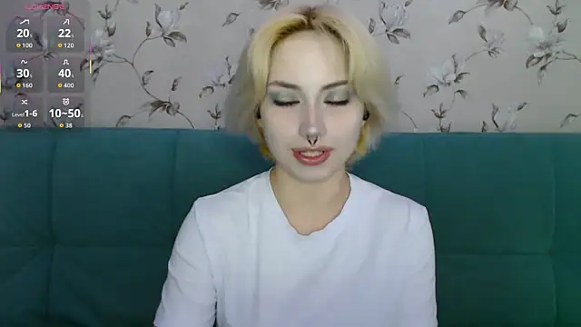 Snapshot of LeisaHopperstad chatting on July 17, 2026, 11:39 am LeisaHopperstad online show from July 17, 2026, 11:39 am