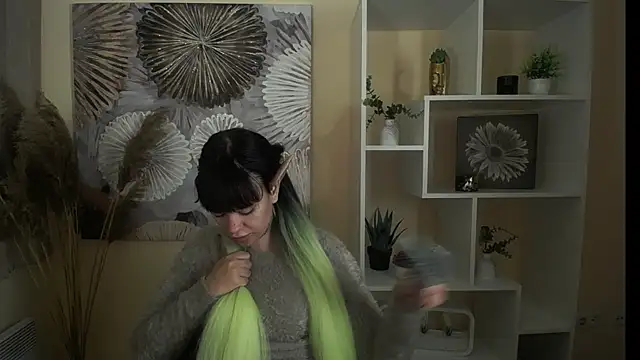 Snapshot of Dream_Caster_ chatting on October 5, 2025, 12:36 pm Dream Caster online show from October 5, 2025, 12:36 pm