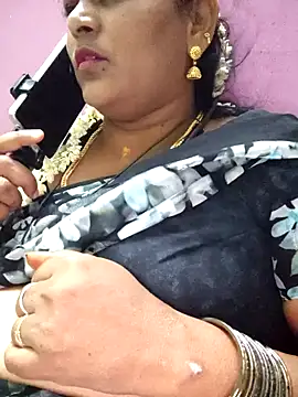 navyasree143 online show from October 30, 2025, 1:23 pm