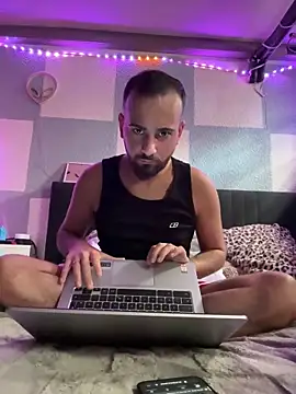 juan03065 online show from June 16, 2026, 11:57 am