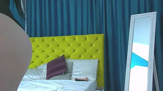 Snapshot of RubyHills chatting on December 3, 2025, 5:48 am RubyHills online show from December 3, 2025, 5:48 am