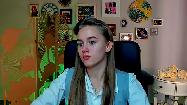 JuneWoods online show from October 13, 2025, 6:24 am