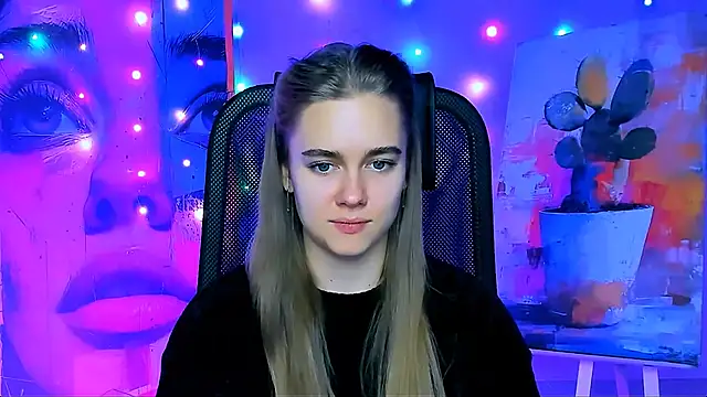 JuneWoods online show from December 18, 2025, 6:30 am