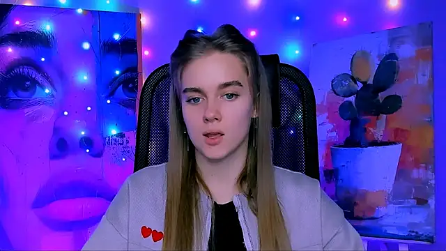 JuneWoods online show from December 22, 2025, 6:21 am