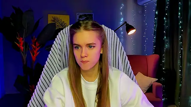 JuneWoods online show from February 4, 2026, 7:14 am