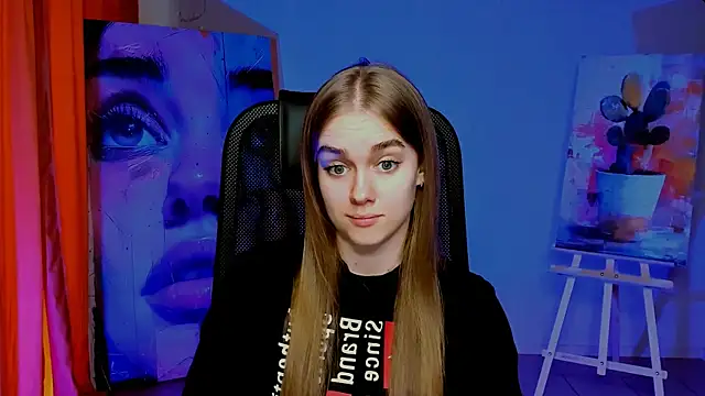 JuneWoods online show from April 21, 2026, 7:14 am