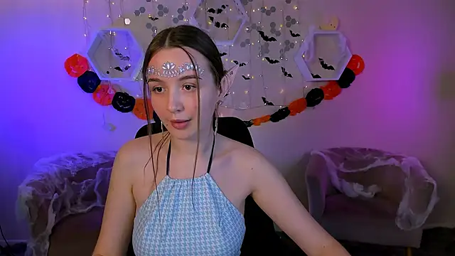 Snapshot of leslie_bird chatting on October 22, 2025, 3:12 pm leslie bird online show from October 22, 2025, 3:12 pm