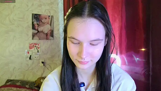 Snapshot of LolaVibe chatting on November 11, 2025, 7:36 pm LolaVibe online show from November 11, 2025, 7:36 pm