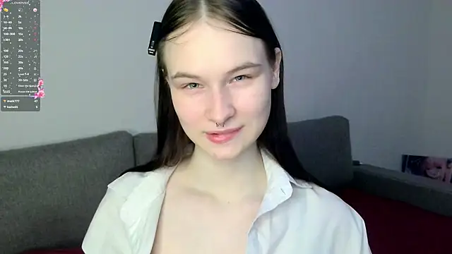 Snapshot of LolaVibe chatting on February 16, 2026, 1:13 am LolaVibe online show from February 16, 2026, 1:13 am