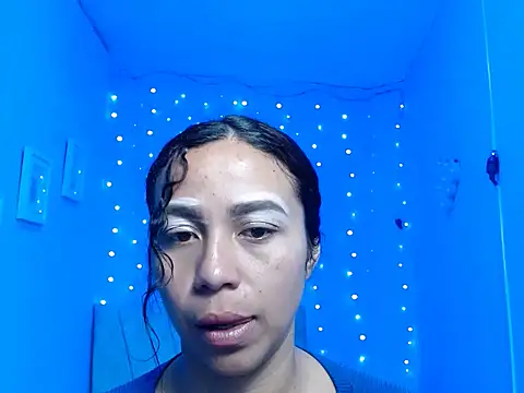 Snapshot of mIley_011 chatting on October 8, 2025, 1:20 pm mIley 011 online show from October 8, 2025, 1:20 pm