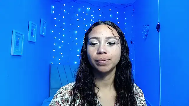 Snapshot of mIley_011 chatting on October 15, 2025, 1:11 pm mIley 011 online show from October 15, 2025, 1:11 pm
