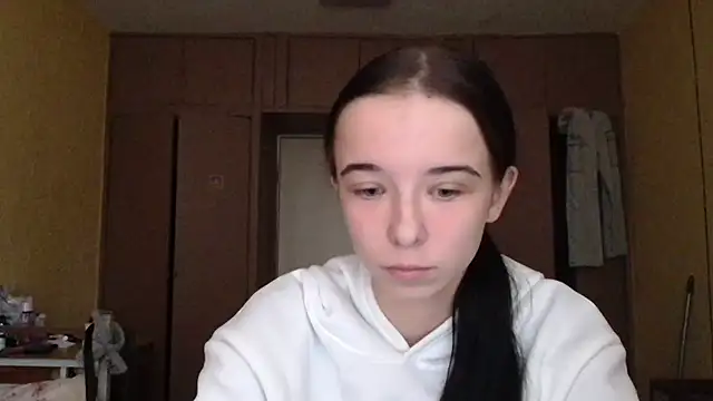 Emilia Light online show from October 21, 2025, 7:09 am