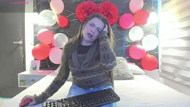 ZOE LE online show from February 21, 2026, 11:44 am