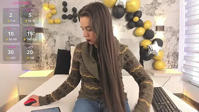 ZOE LE online show from April 18, 2026, 11:36 am