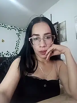 YaraDuartee online show from October 25, 2025, 12:29 am