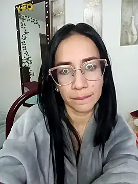 YaraDuartee online show from December 13, 2025, 7:53 pm