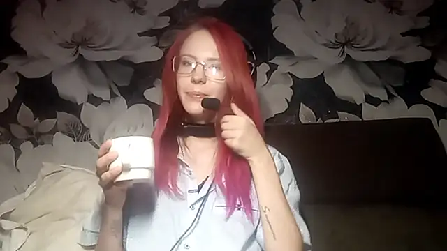 LiaCusson online show from October 14, 2025, 5:36 pm