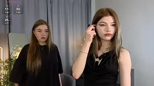 TwixieGuo online show from November 14, 2025, 10:36 am