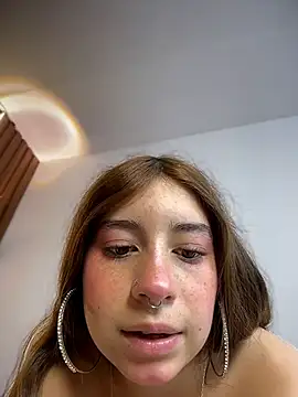 Snapshot of GabySweett_ chatting on July 14, 2026, 1:06 pm GabySweett online show from July 14, 2026, 1:06 pm