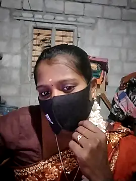 Tamil Hot Sandy online show from November 17, 2025, 3:18 pm