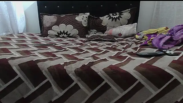 SofiaPinnk  online show from October 27, 2025, 7:29 pm