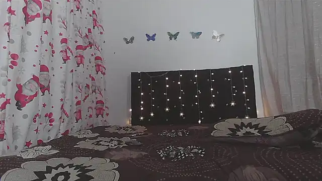 SofiaPinnk  online show from December 3, 2025, 5:15 am